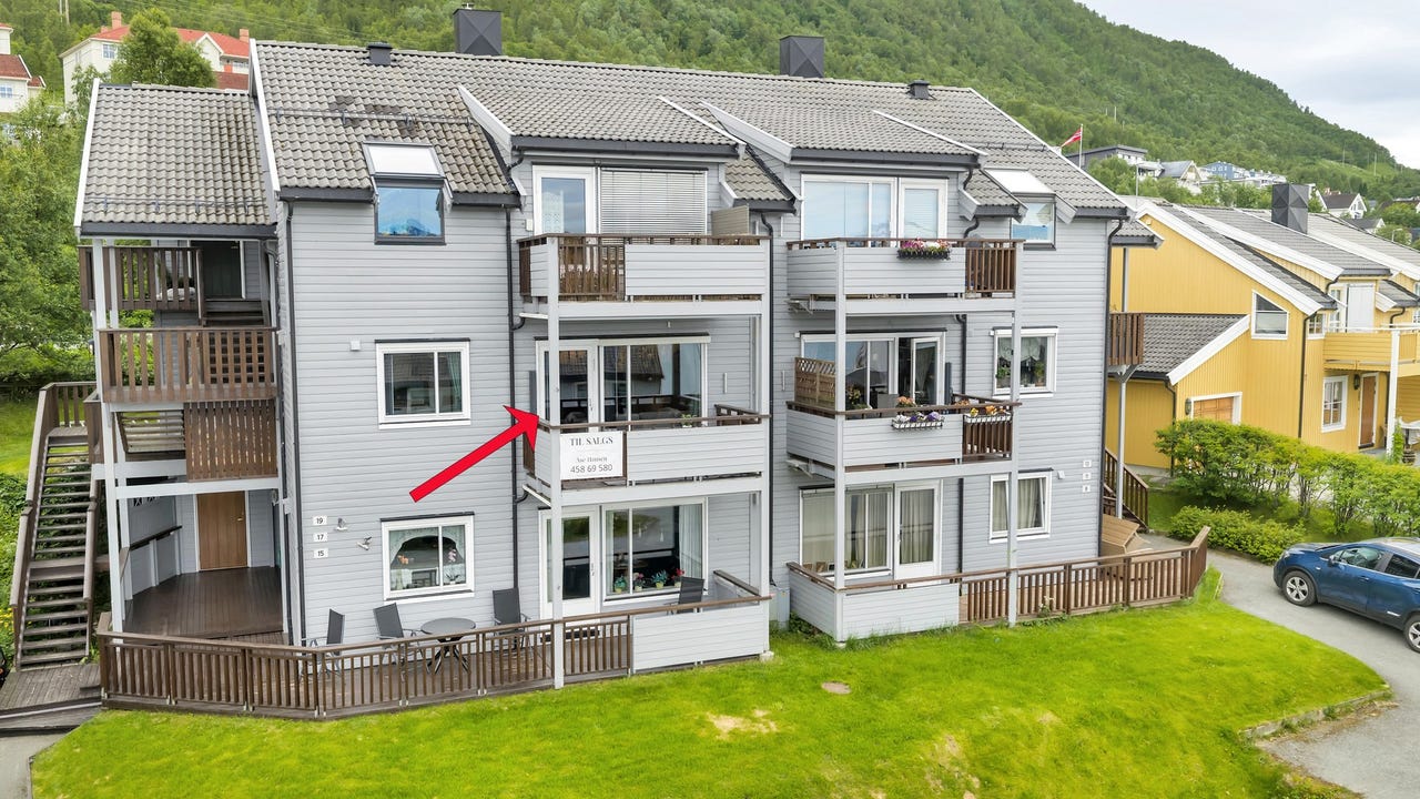 Romslig 3-roms leilighet med garasje og terrasse I Utsikt