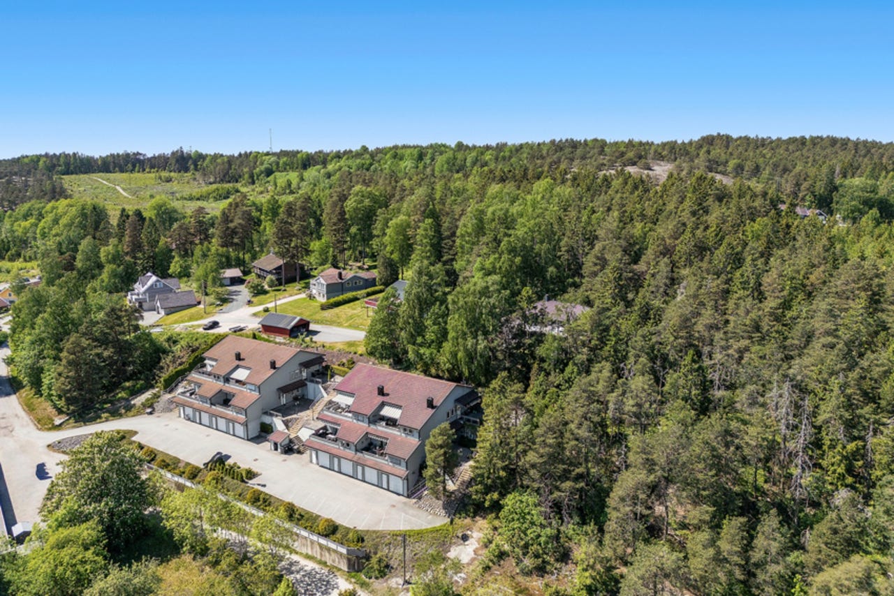 Romslig 3-roms med stor terrasse og balkong - garasje med elbillader | Barnevennlig | 2 soverom | vannbåren gulvvarme