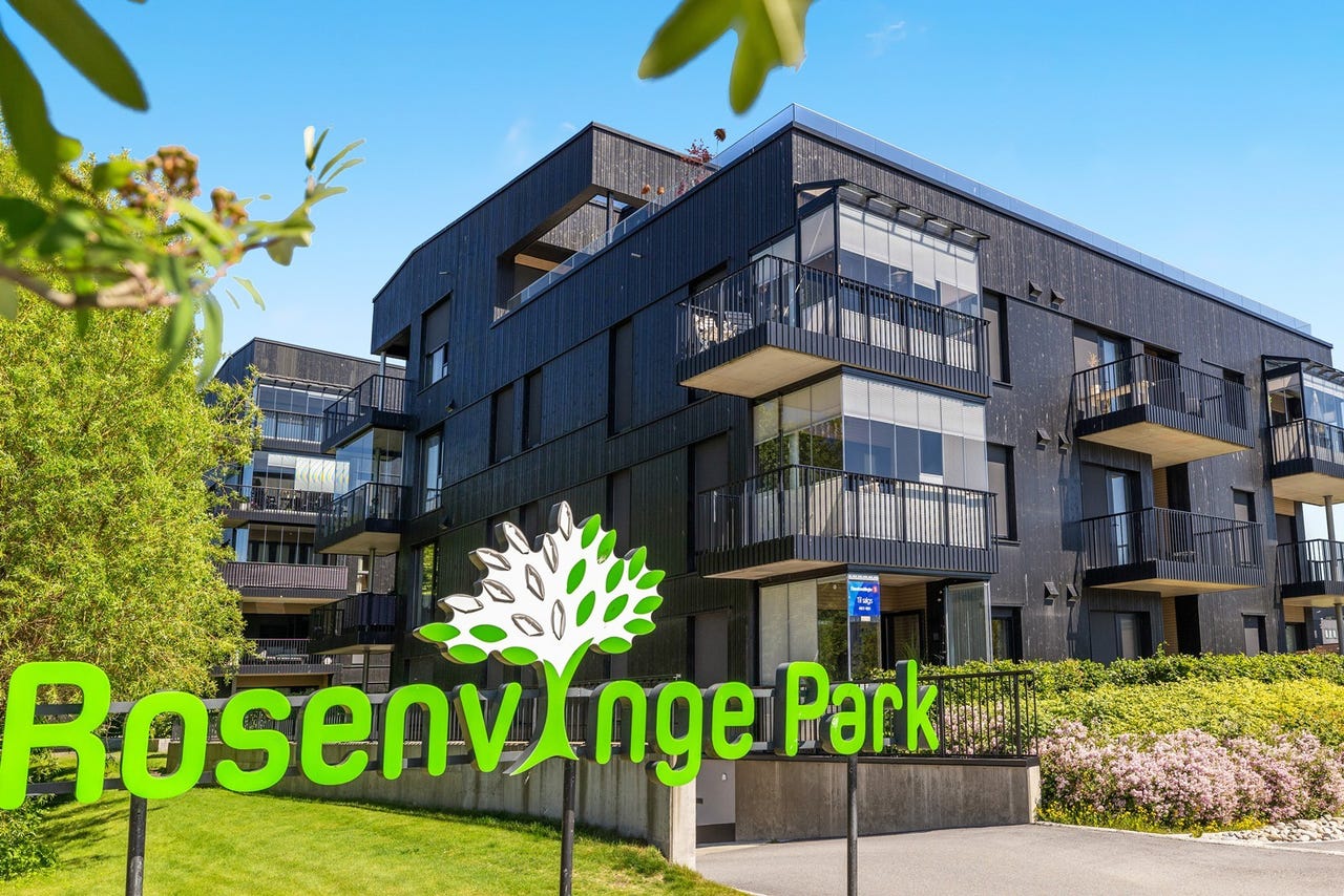 Lettvint 3-roms. Hjørne. Vestvendt. Høy standard! God takhøyde. Skjermet terrasse. Garasjeplass m/lader. Heis