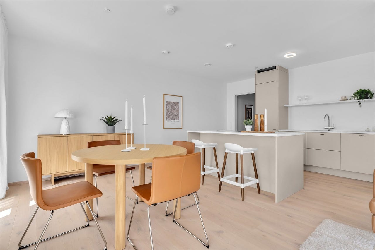 Plass til romslig spisebord