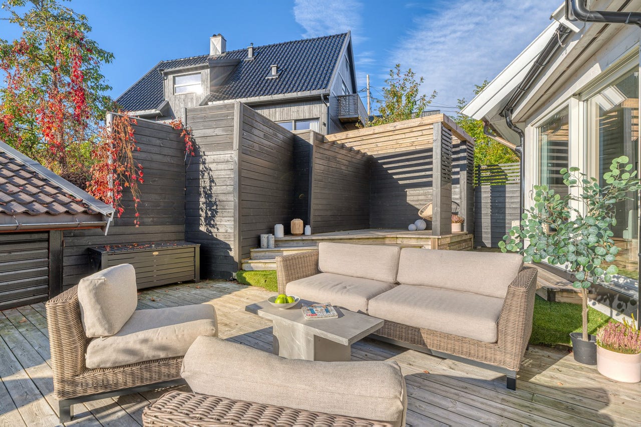 Flott terrasse på baksiden