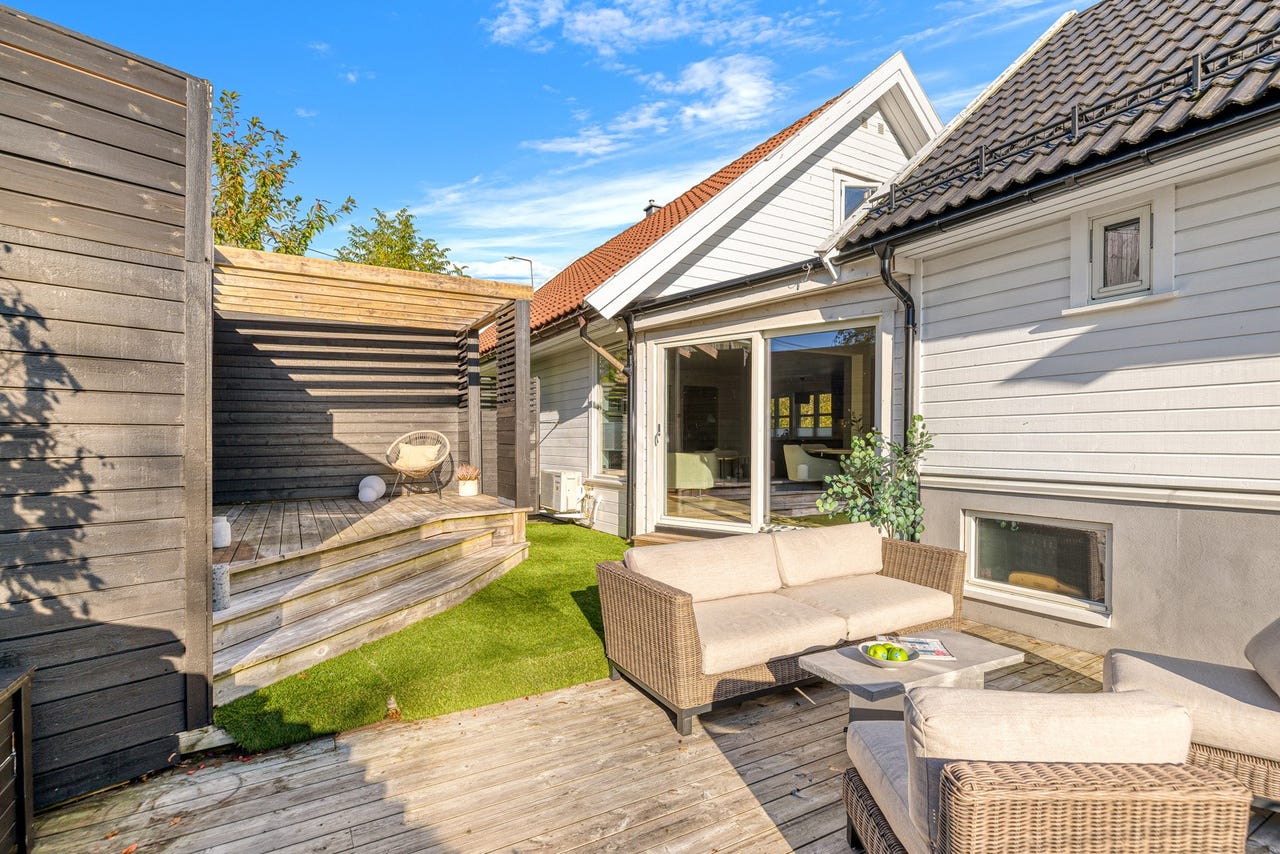 Flott terrasse på baksiden