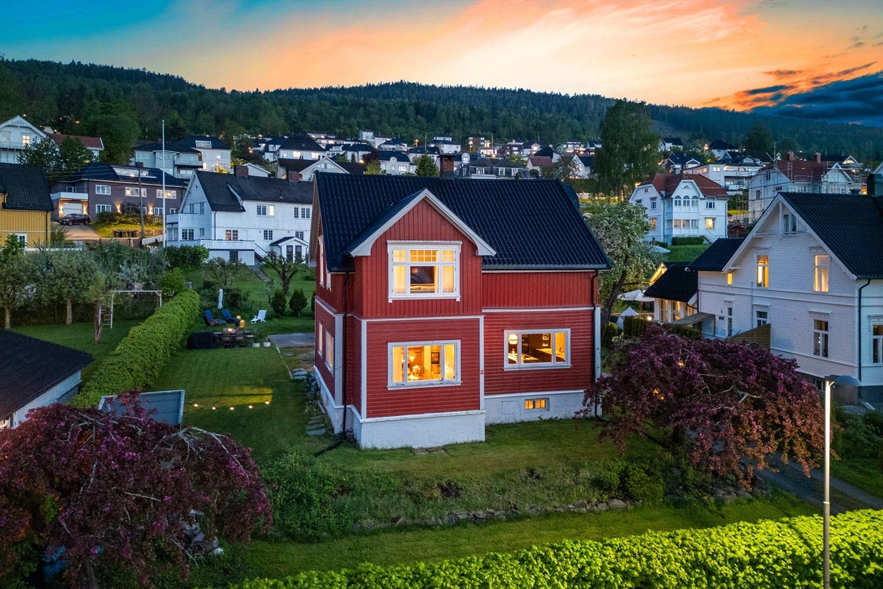 Meget attraktiv enebolig med unik beliggenhet på populære Danvik - stor dobbelt garasje