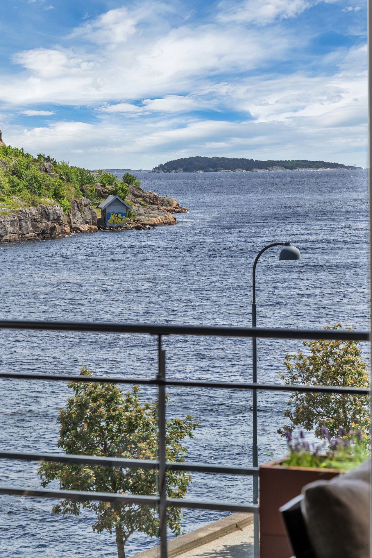 Upåglagelig utsikt - her mot Dvergsøya og elvemunningen.
