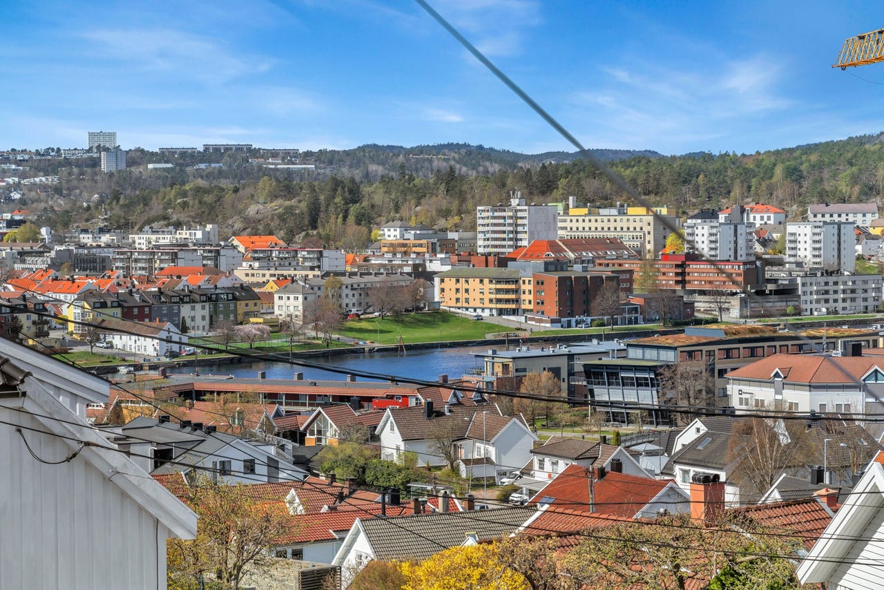 Vidstrakt, flott utsikt - her mot Otra og Kvadraturen.