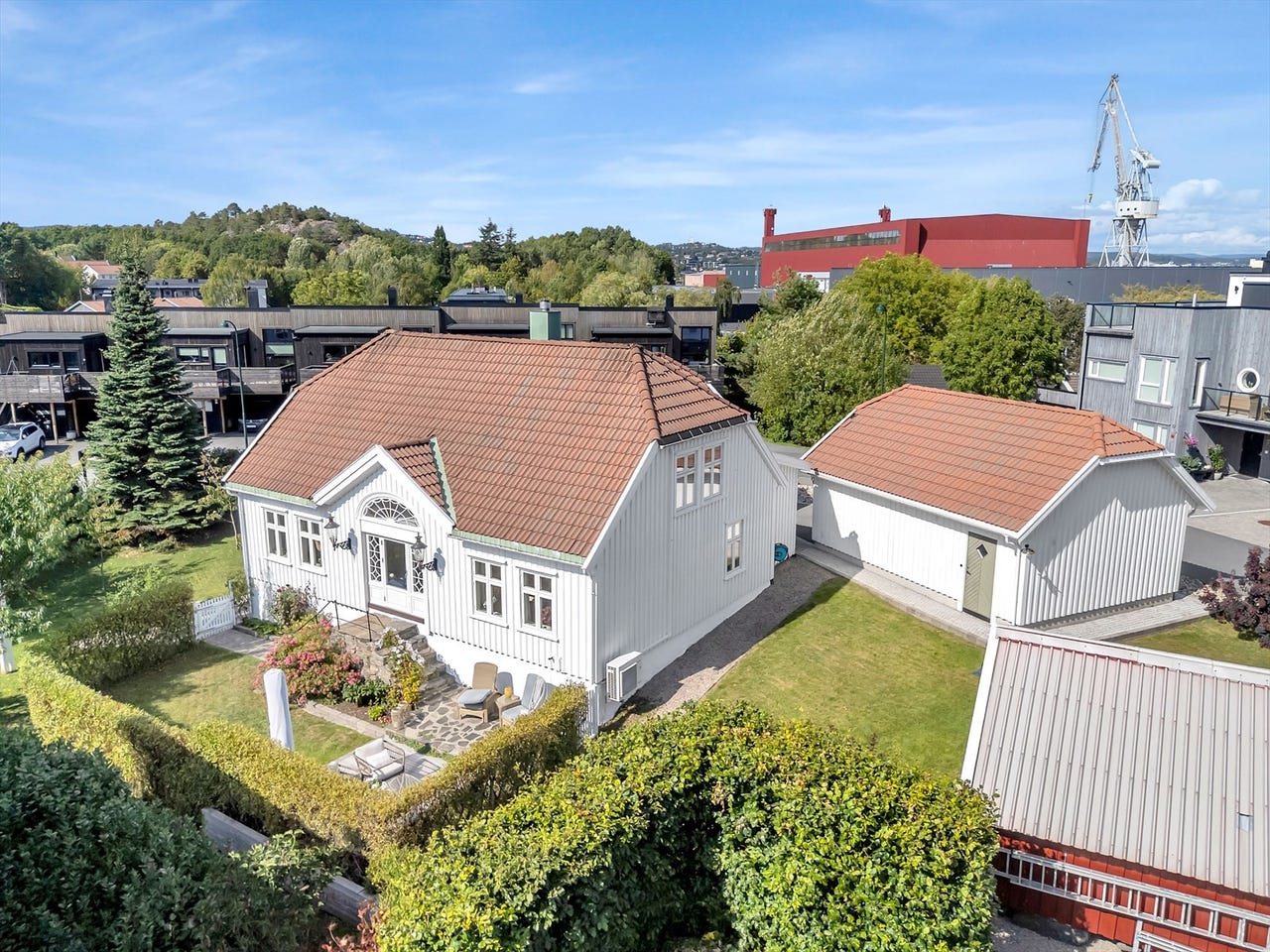 Våje Gård | Historisk renovert enebolig | Solrik og lun hage | Stabbur | Dobbel garasje | Hagestue