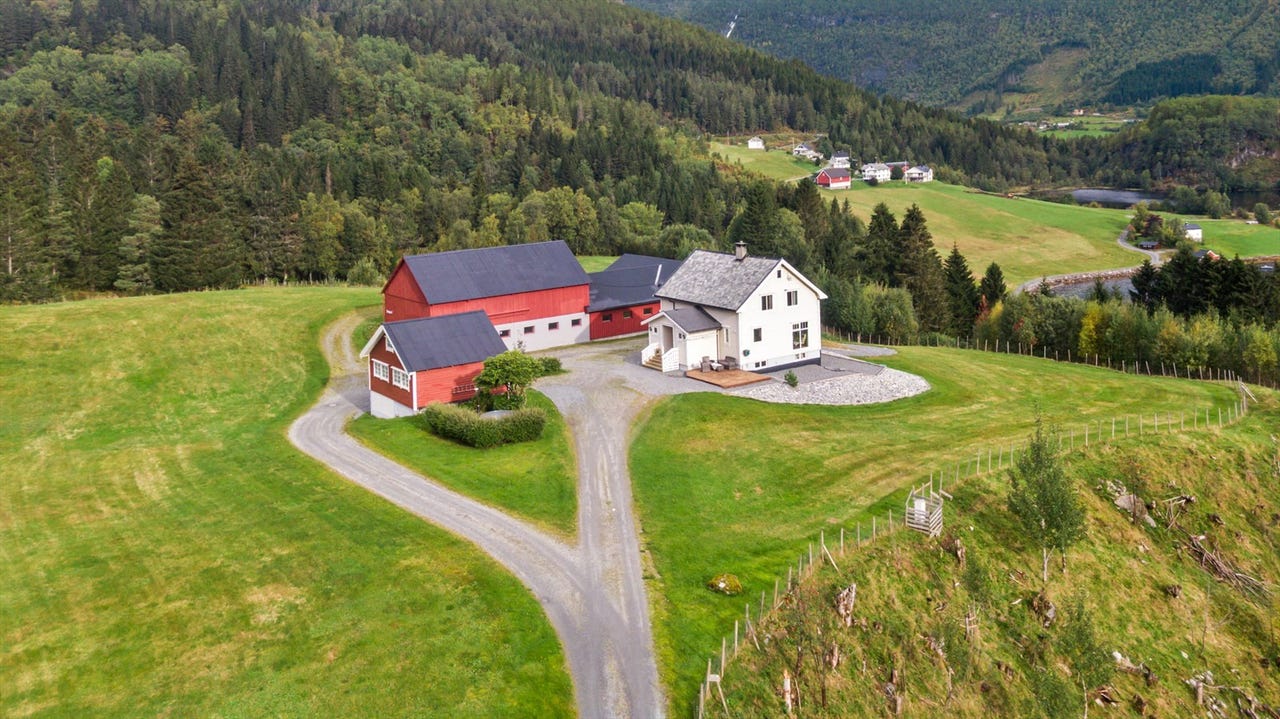 Well-maintained agricultural property with upgraded buildings