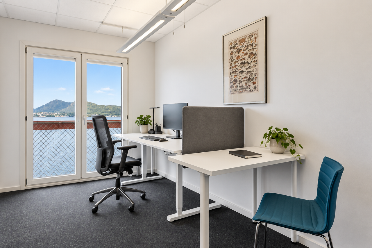 Lokalene består av cellekontor og åpent landskap