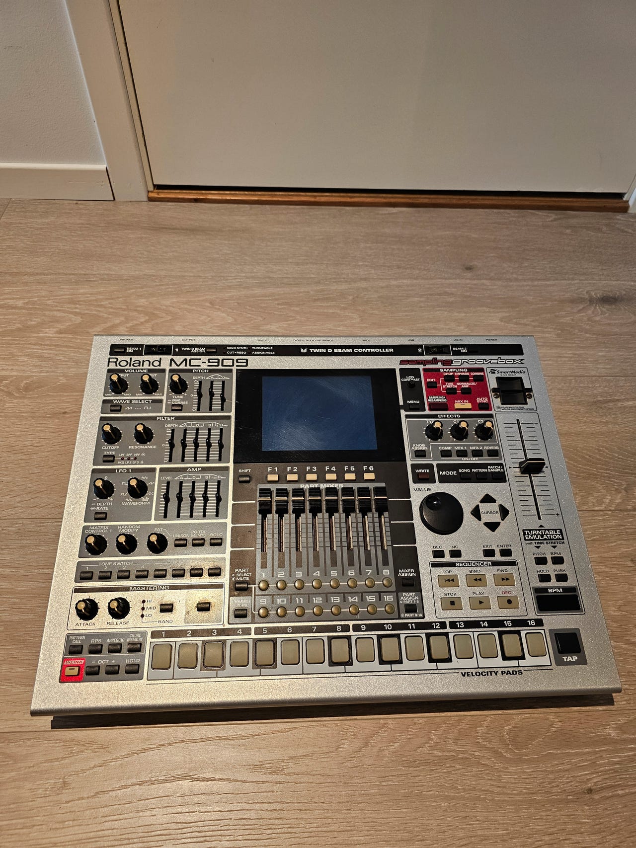 Sjelden! Roland MC-909 | FINN-torget