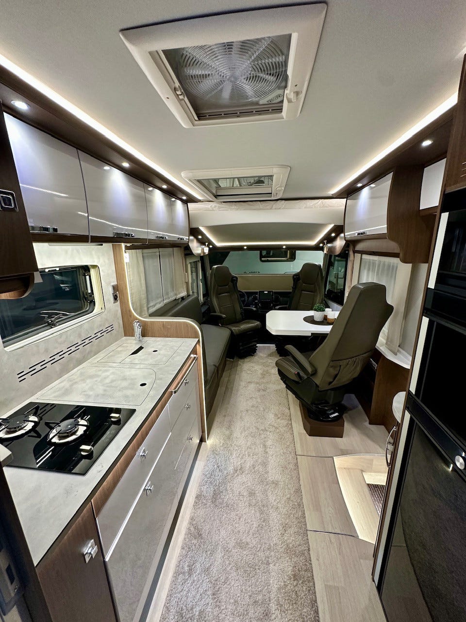 28ae3bb9-8e18-4ca9-a6a6-c2a426a1691f