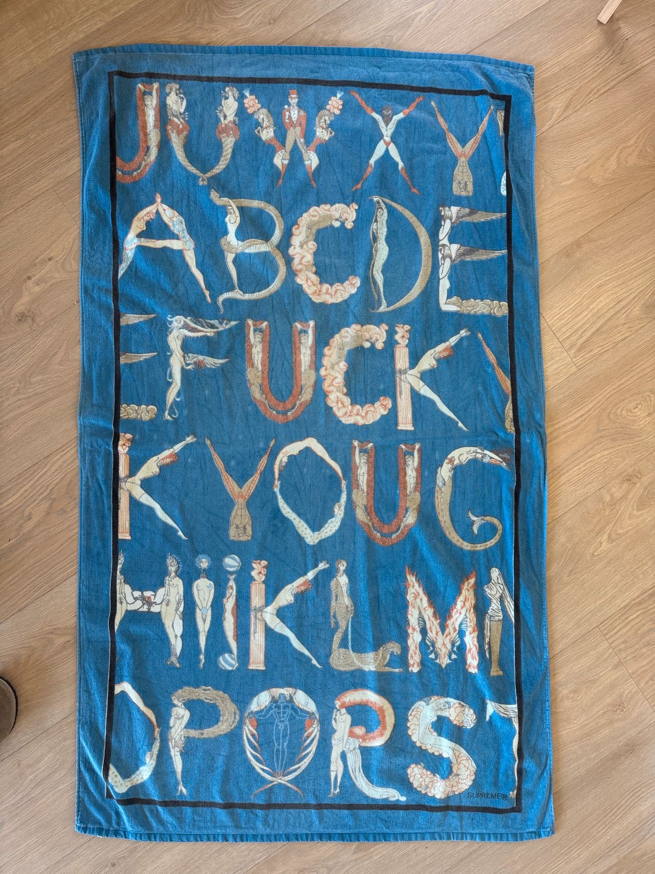 タオル Supreme Alphabet Beach Towel Supreme Alphabet Beach Towel | FINN-torget