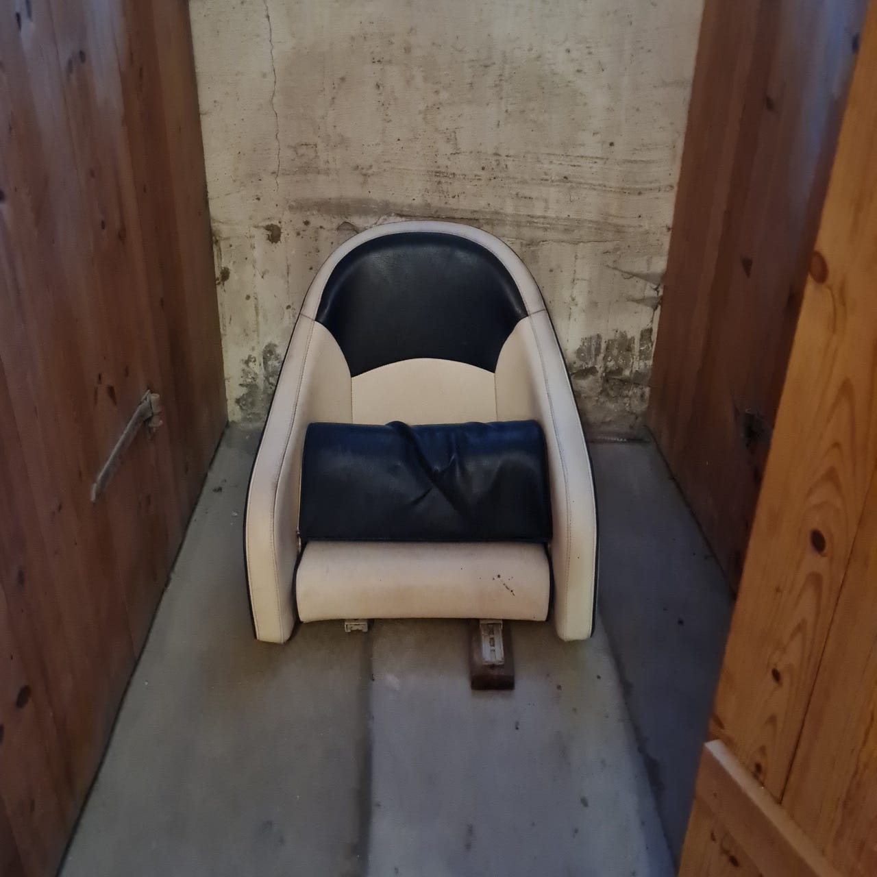 2 forskjellige båt stoler til salgs | FINN-torget