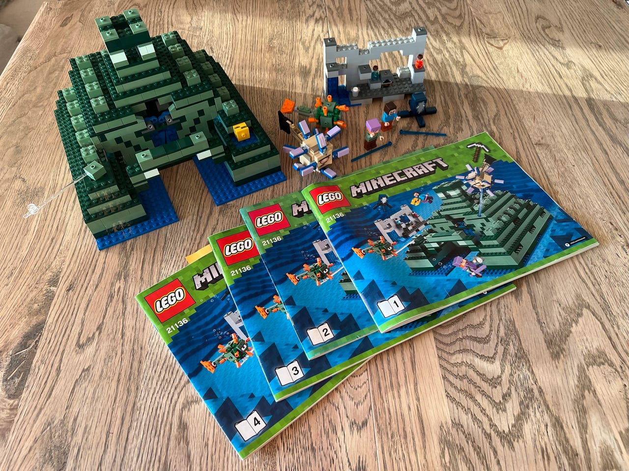 Guardian Monumento Oceanico Lego Minecraft The Guardian Battle