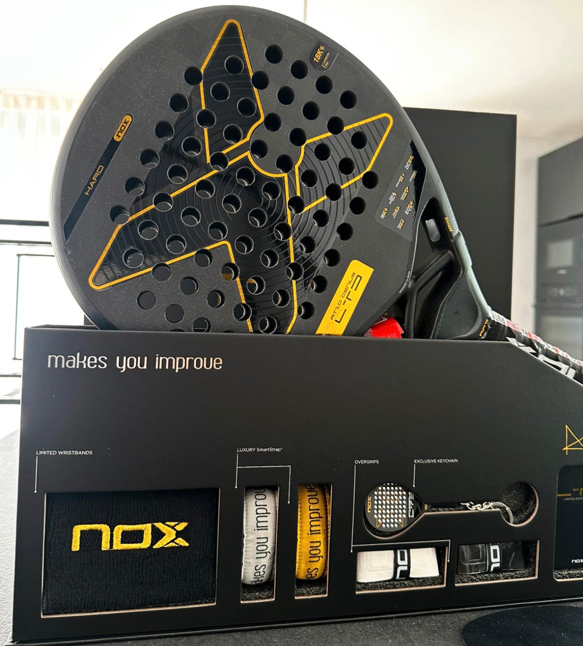 NOX Limited edition AT10 padel racket 2025 | FINN-torget