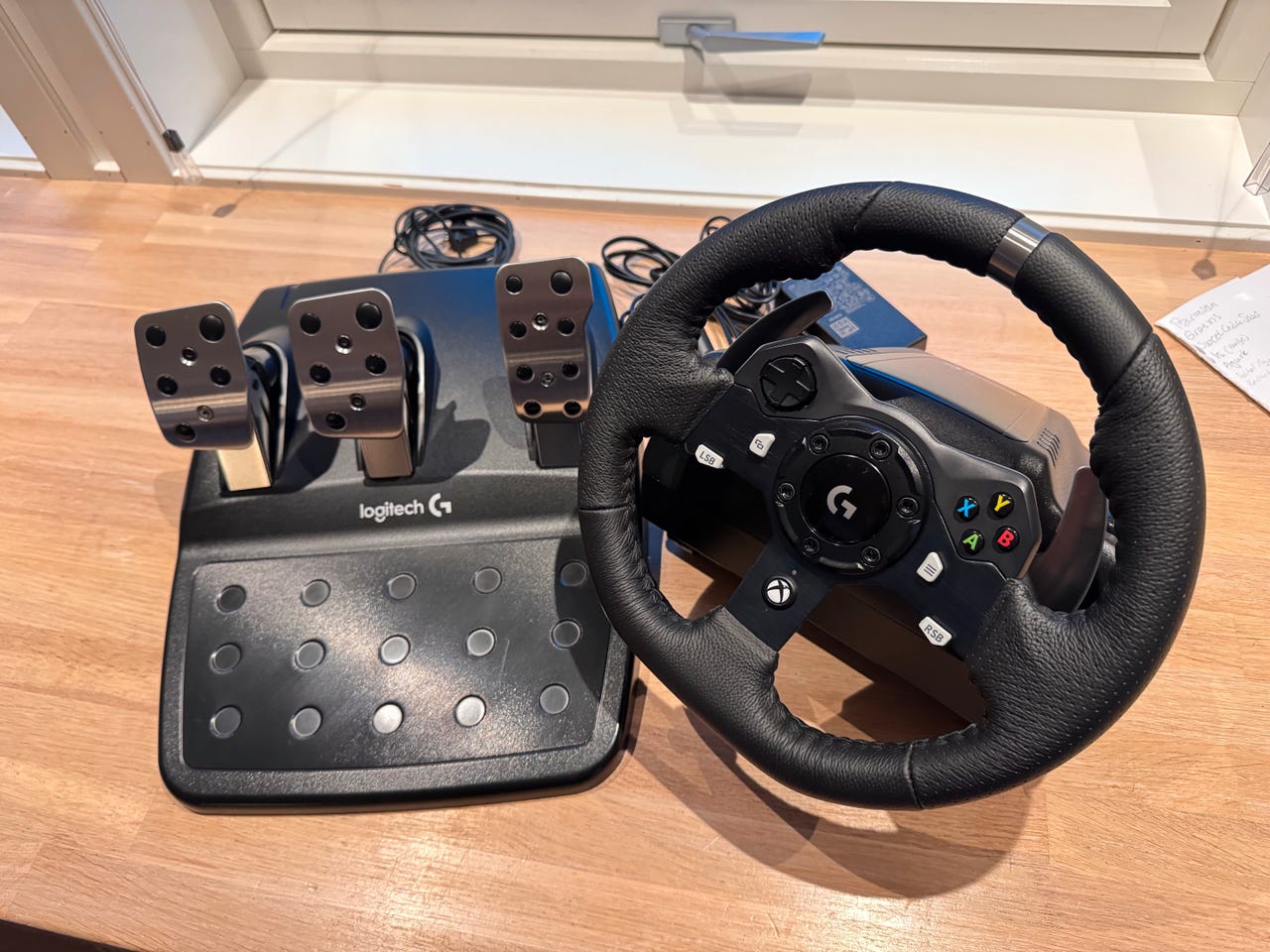 Logitech G920 ratt og pedaler - Xbox + PC (Windows) | FINN-torget