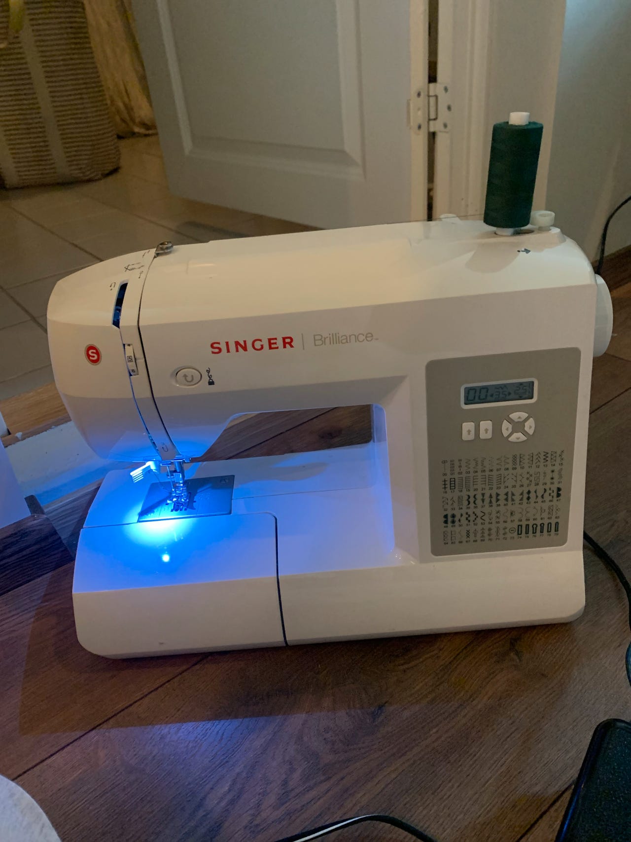 Singer Brilliance Symaskin med digitalt display og flere sting | FINN ...