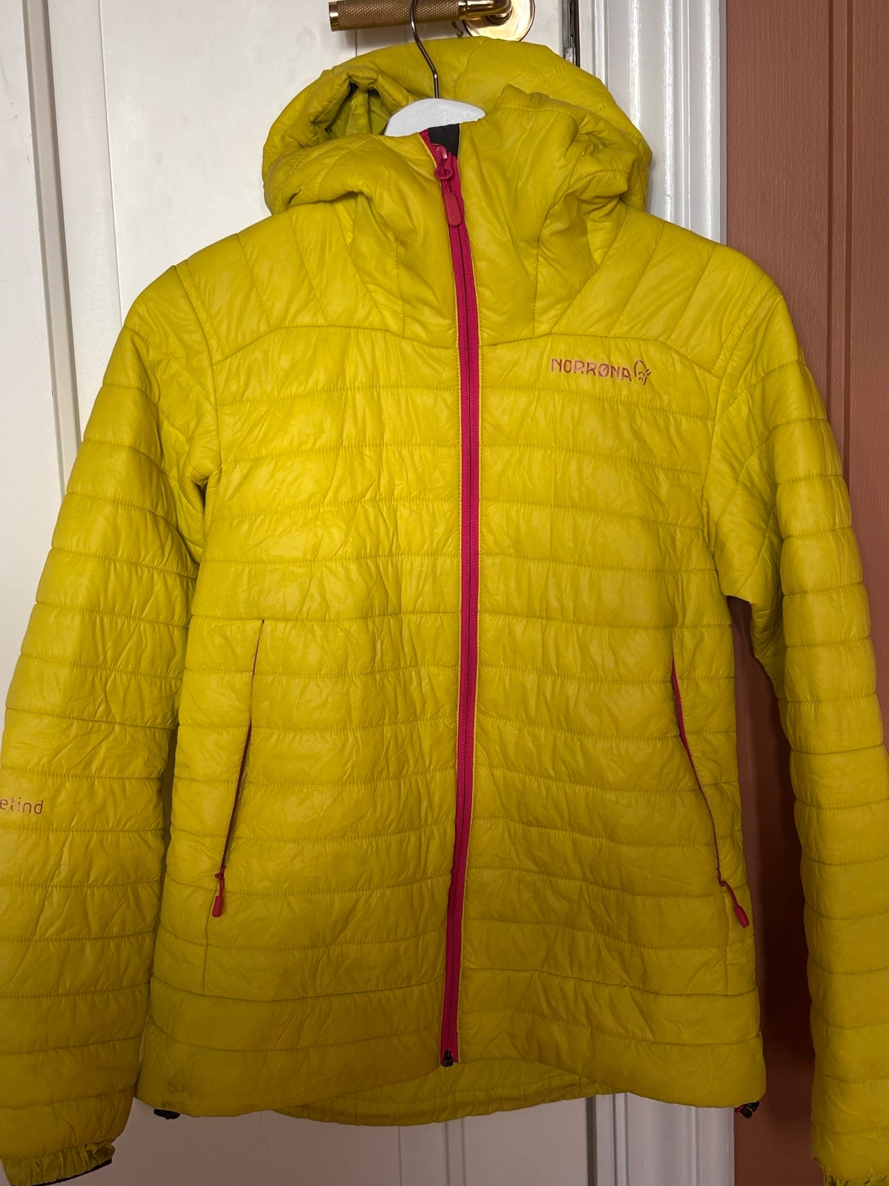 Norrøna Falketind Primaloft 100 hood jacket selges meget pent og 
