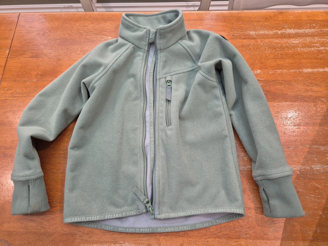 Lysegrønn fleece fra Polarn O. Pyret | FINN-torget