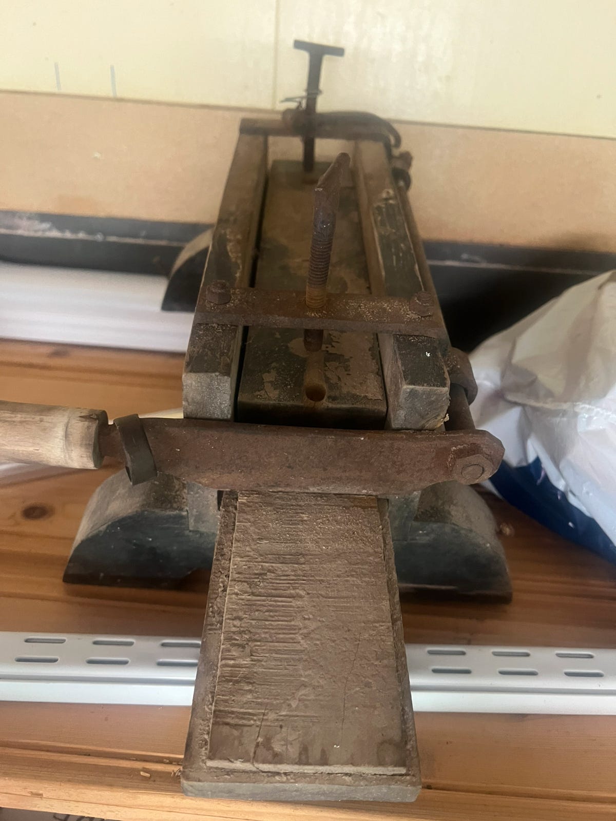 Gammel papirkutter / bokbinderkutter – vintage verktøy | FINN-torget
