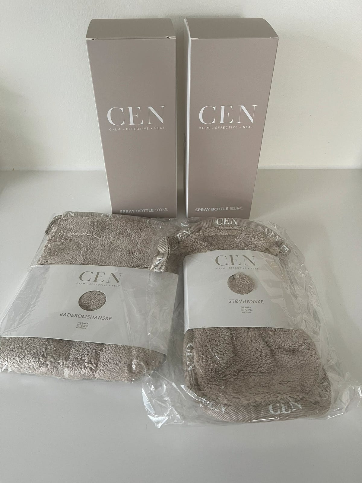 Cen Living baderomshanske, støvhanske og sprayflasker FINN-torget
