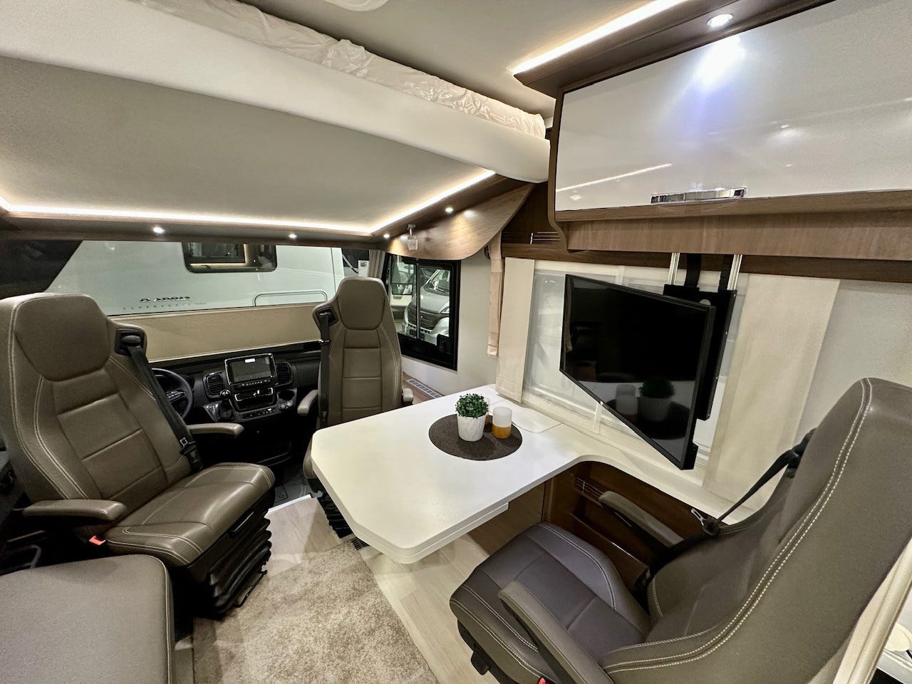 61469190-2909-4d07-b181-6d656aca6800