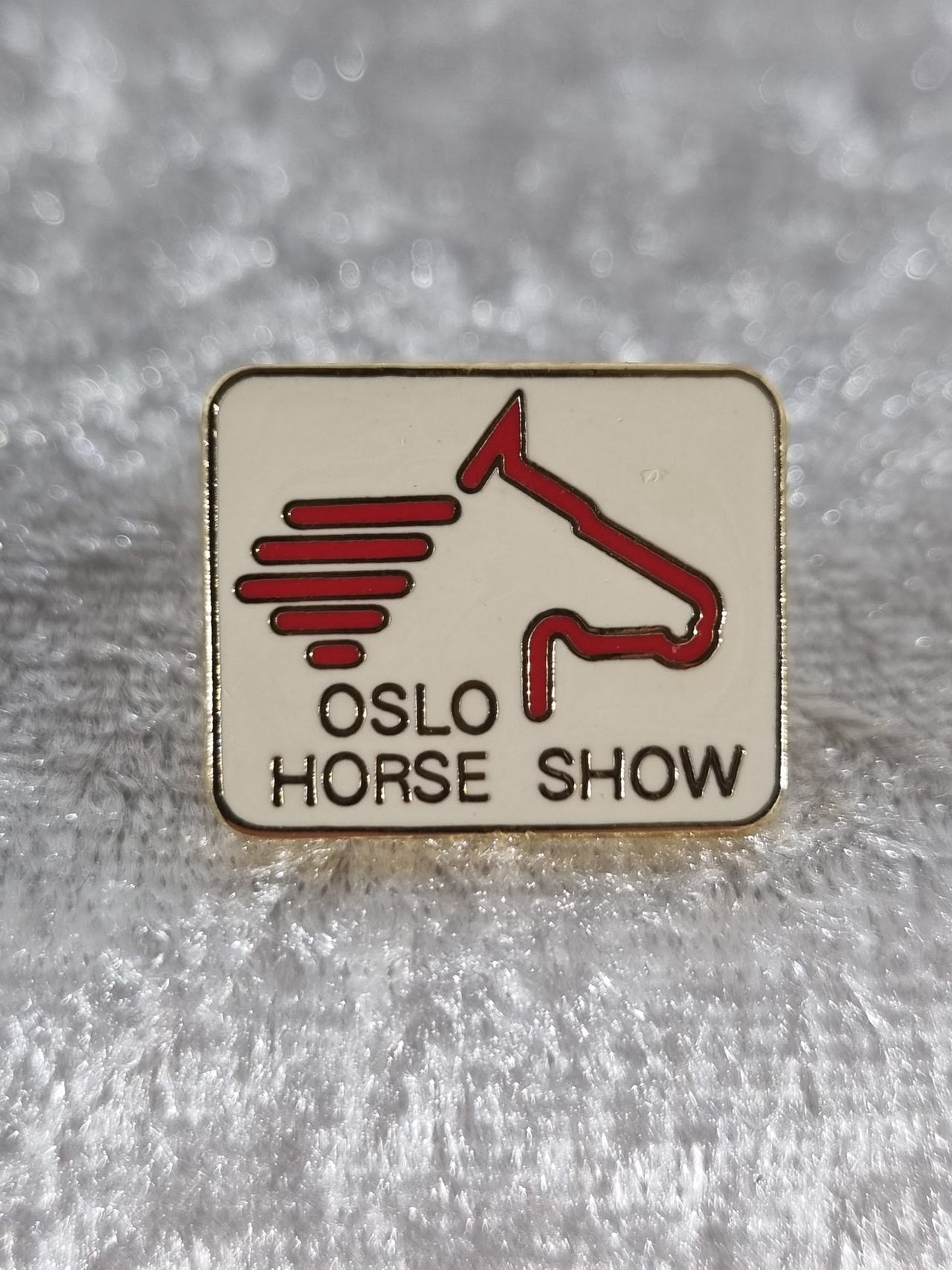 Pins Oslo Horse Show pen stand | FINN-torget