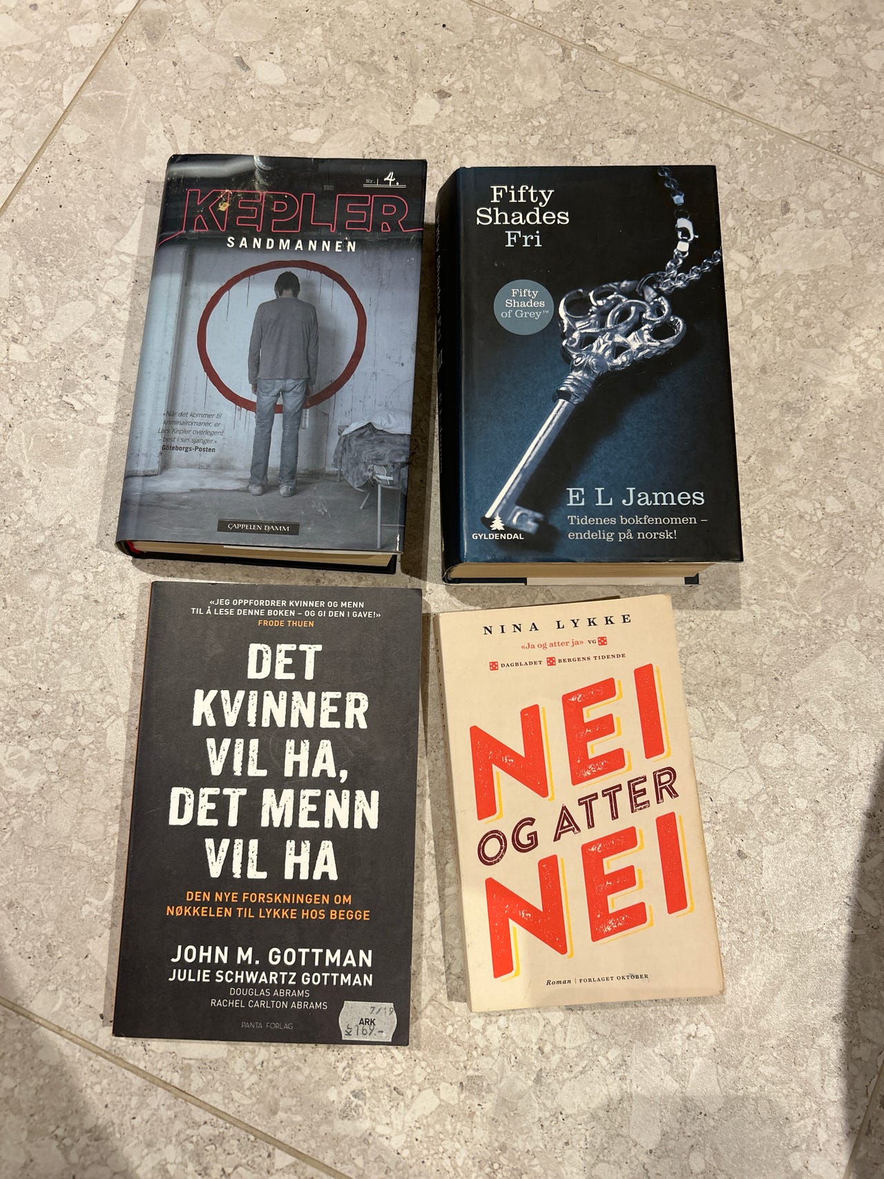 50,- kr per bok | FINN-torget