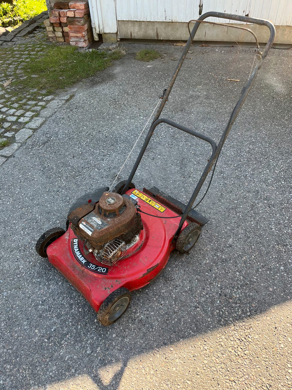 gressklipper-og-dusjvegger-finn-torget