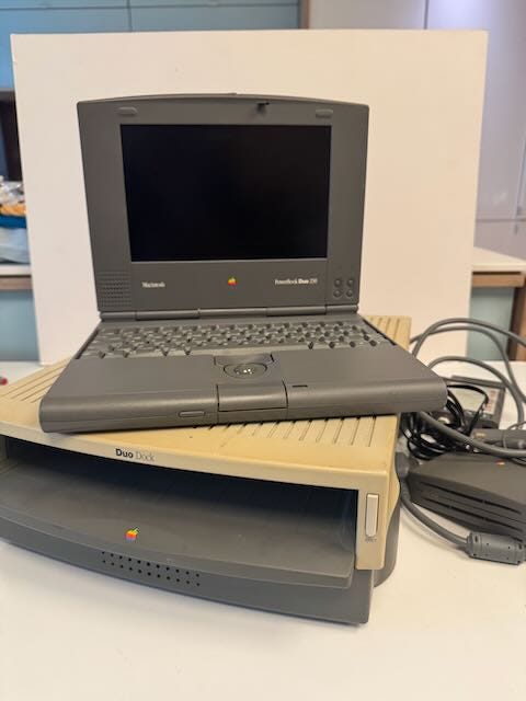 Macintosh PowerBook Duo 230 （ジャンク品） Vintage Apple Macintosh PowerBook Duo 230 og Macintosh Duo