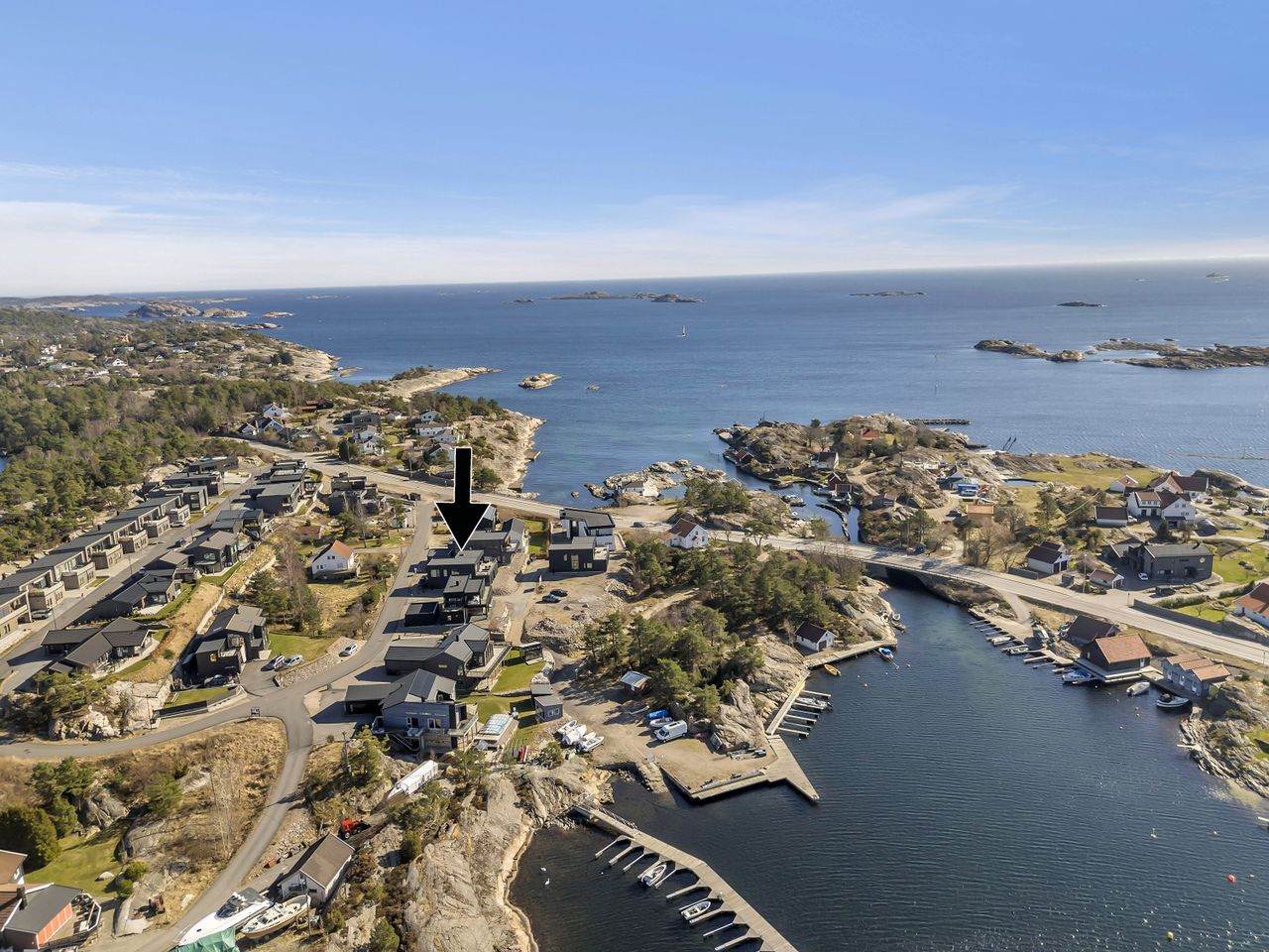 Image #0 Langenes/Søgne - Oppgradert - Dobbel garasje - Praktikantdel - Sol, sjø og mulighet for båtplass.