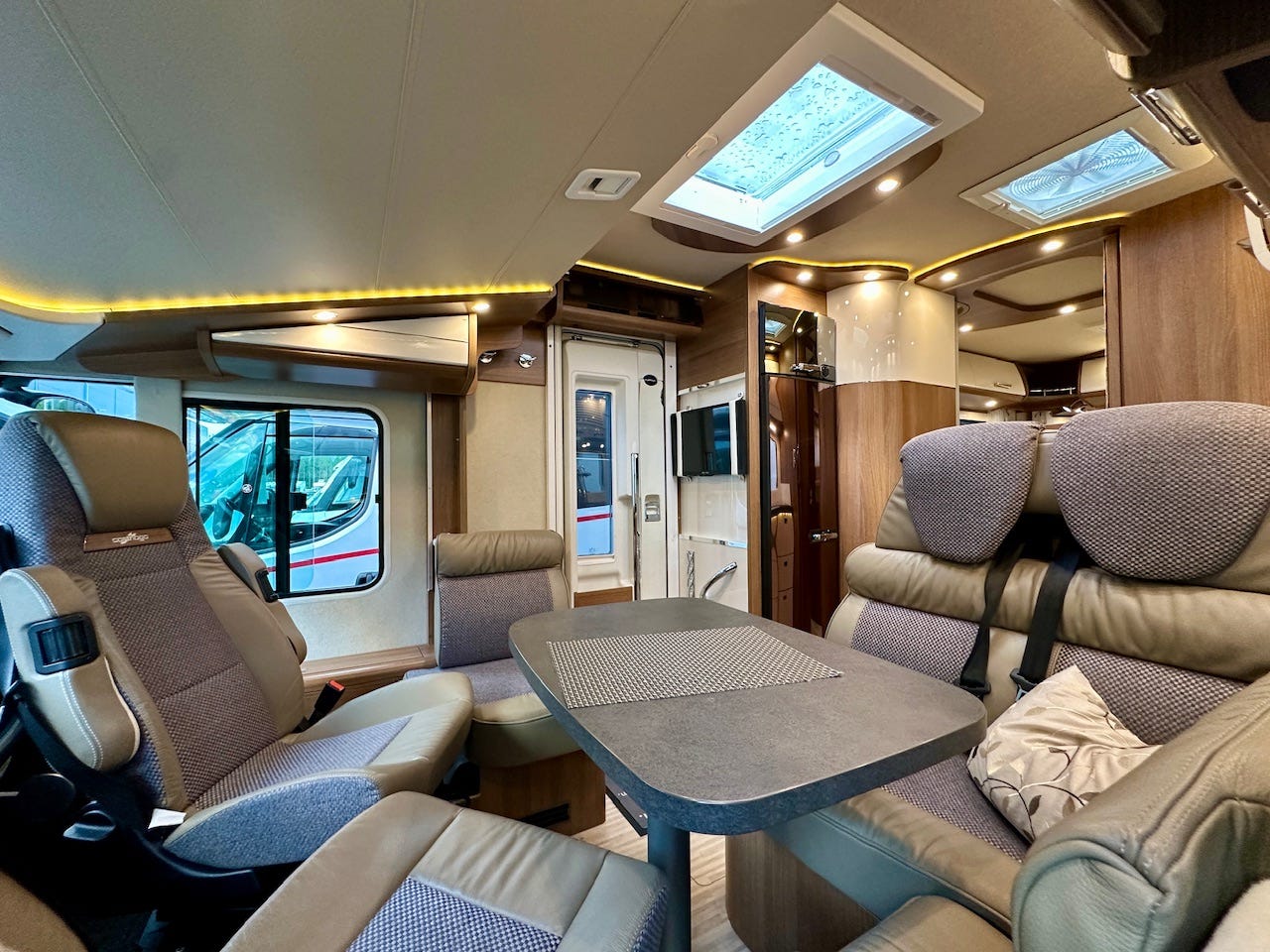 92bebe98-6eed-425f-9f42-dc5f7cb91fbf