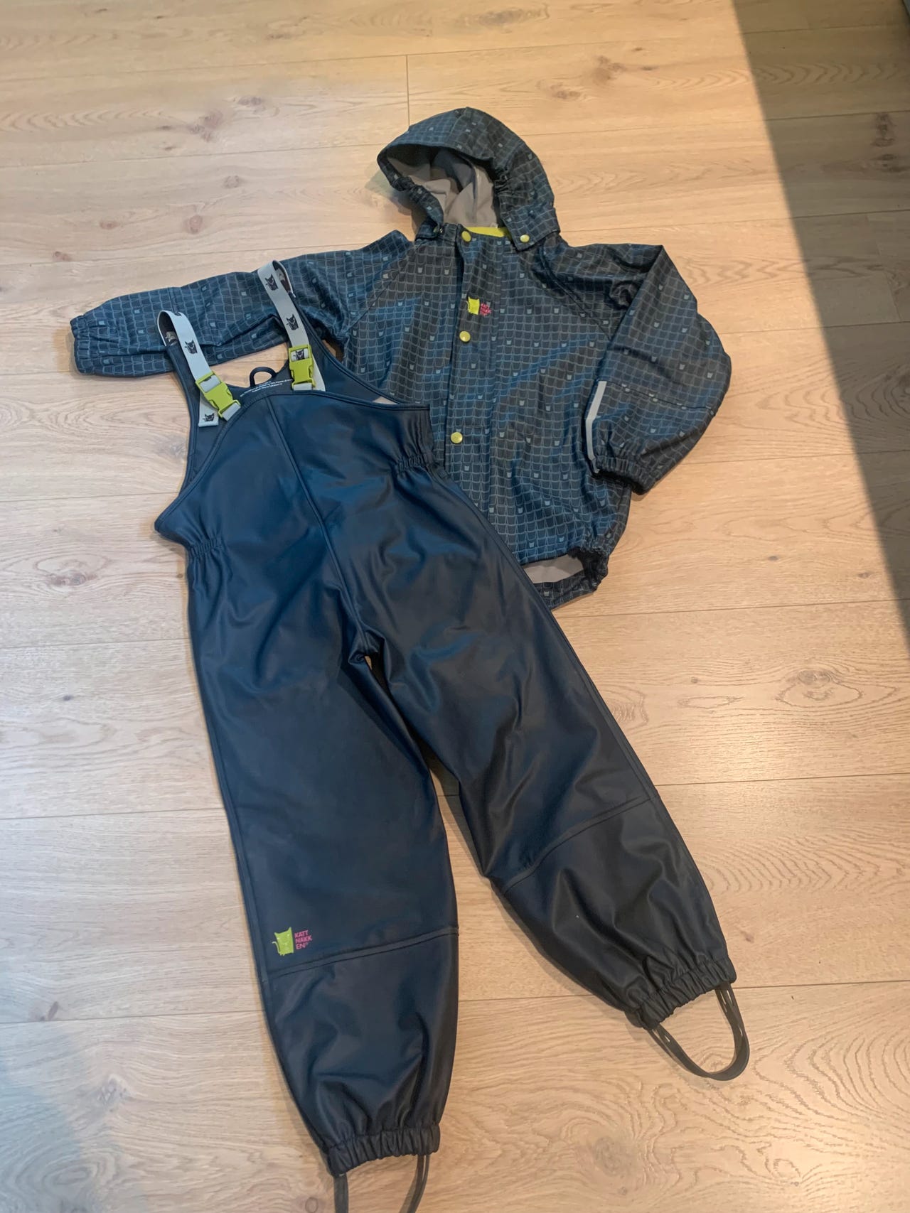 Kattnakken alltid/plask regntøy str 122 | FINN-torget