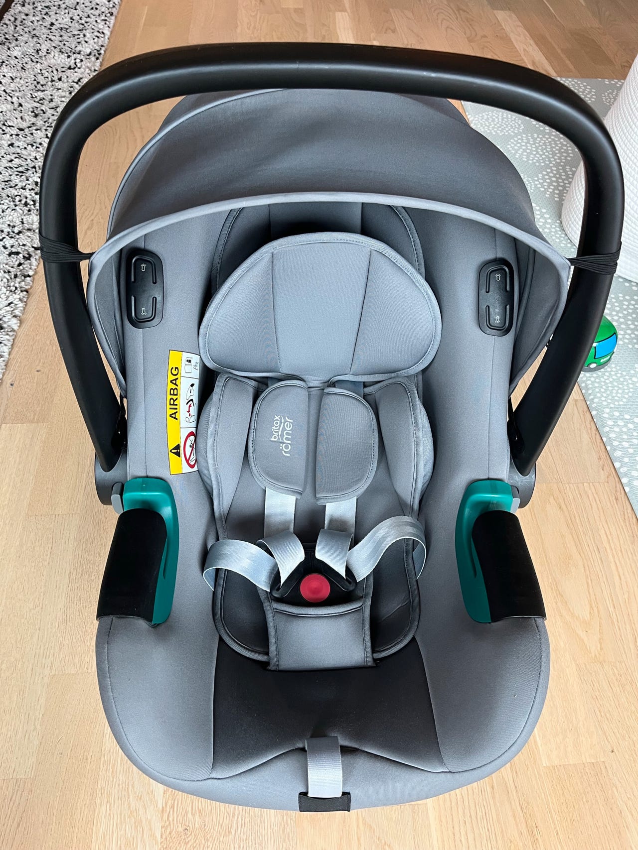 Britax Römer Bilsete m/base og adaptere | FINN-torget