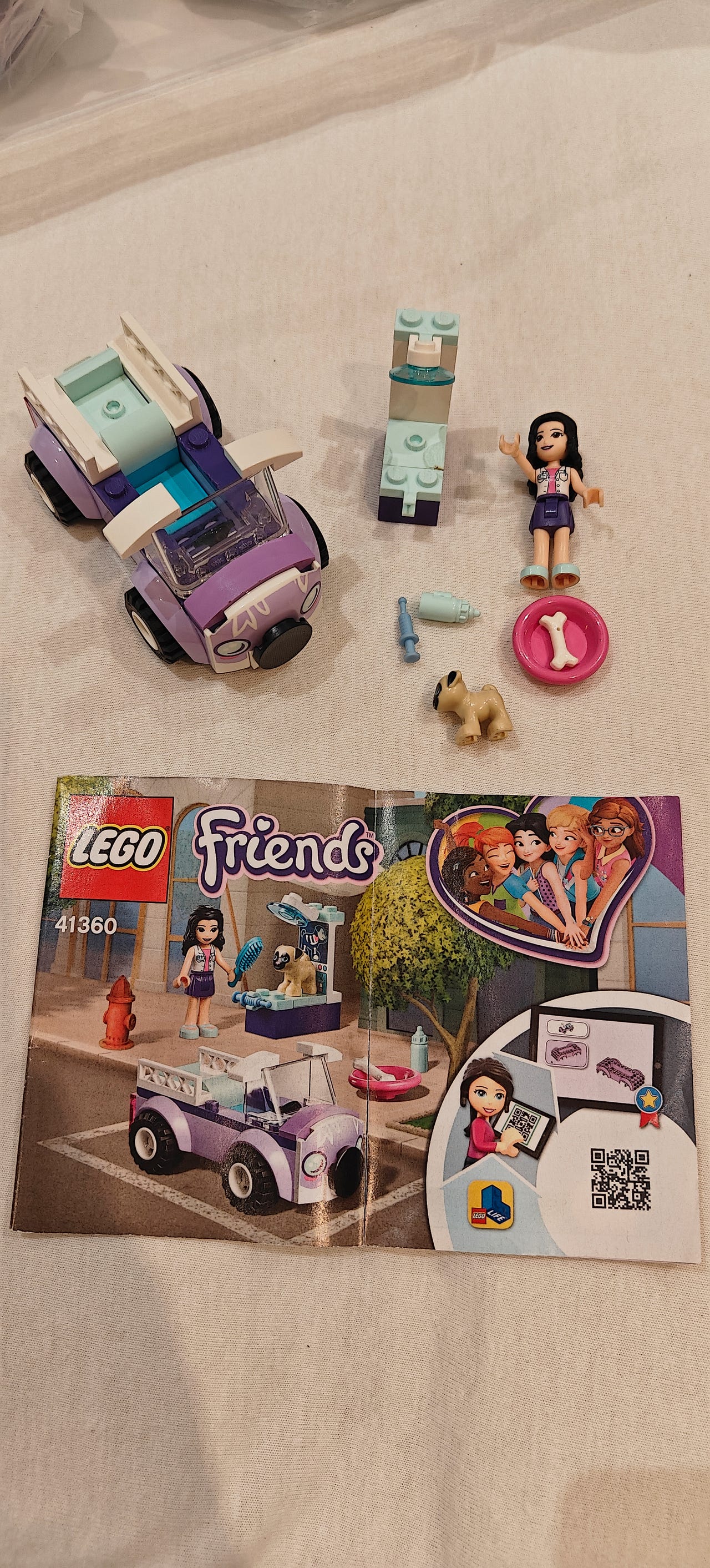 Discover Oslo's Hidden Bell at Rådhuset, image size:1280x2825