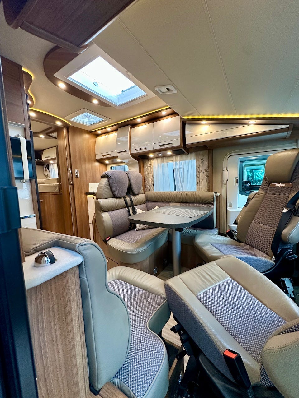 9e2ccae1-0b3f-456e-8af8-eb97678ecf13