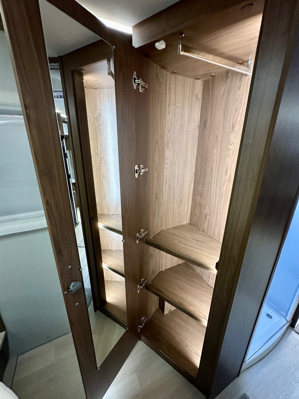 a657b0df-b1c6-47d8-8ea1-3dd824b9a572