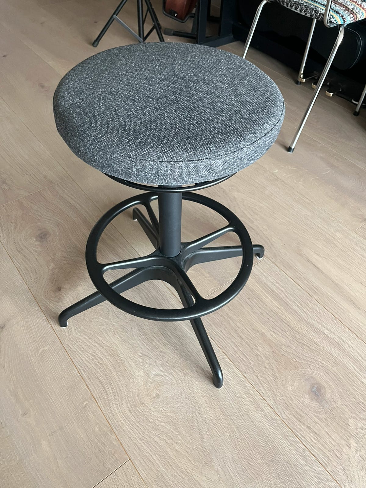 lidkullen-kontor-krakk-finn-torget
