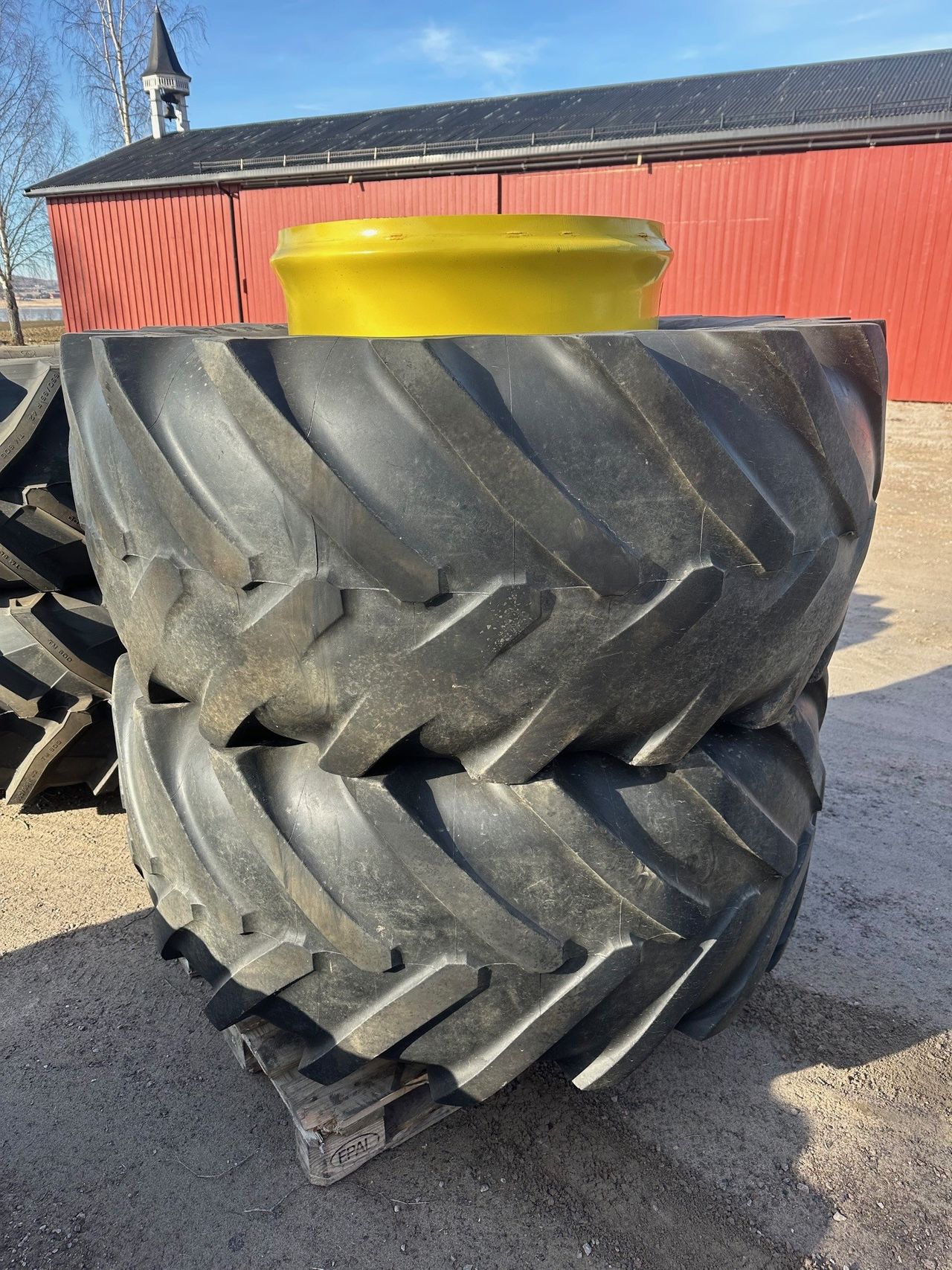 600/70x28 Ap wheels
