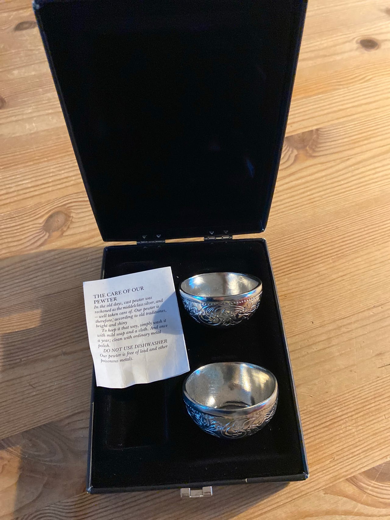 Støpt tinn fra Askvoll brug AS. Snaps og Aquavit | FINN-torget