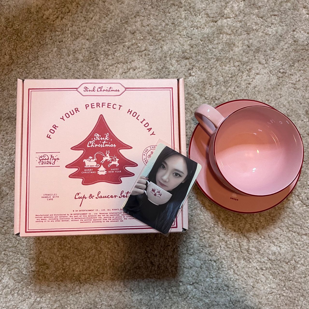 aespa - 2024 PINK CHRISTMAS OFFICIAL MD CUP & SAUCER SET