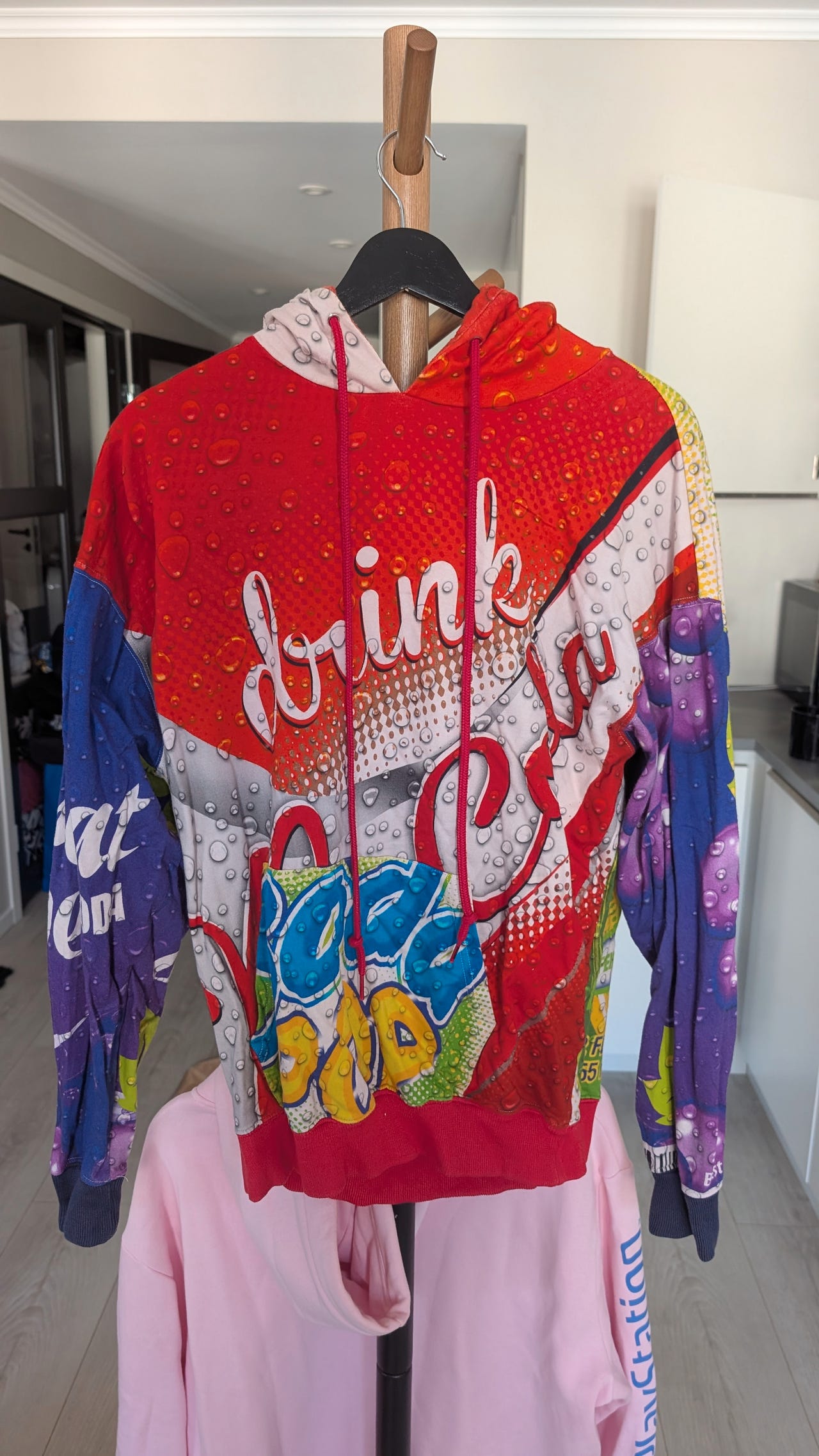 Jeremy Scott deja Moschino después de 10 años
