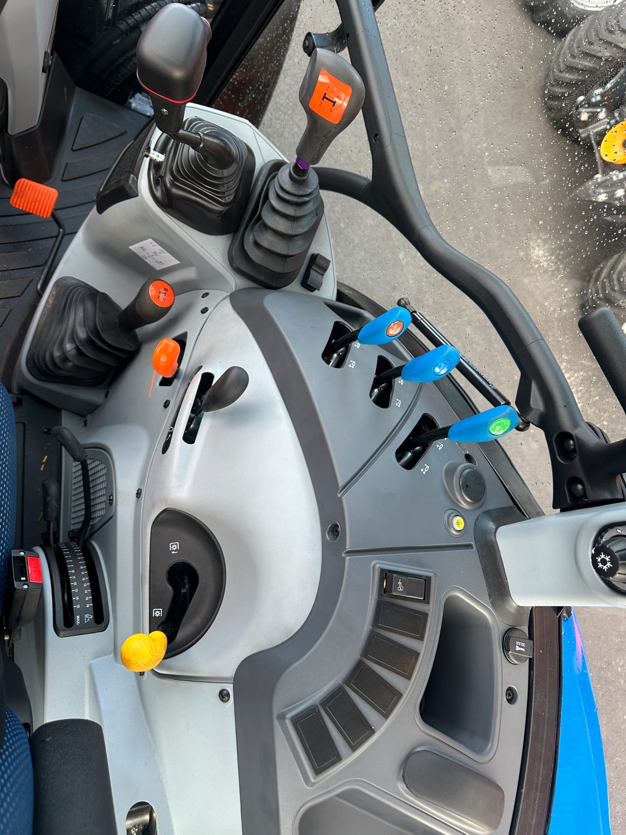 d3b06b69-cc4d-4338-80f4-40503a985651