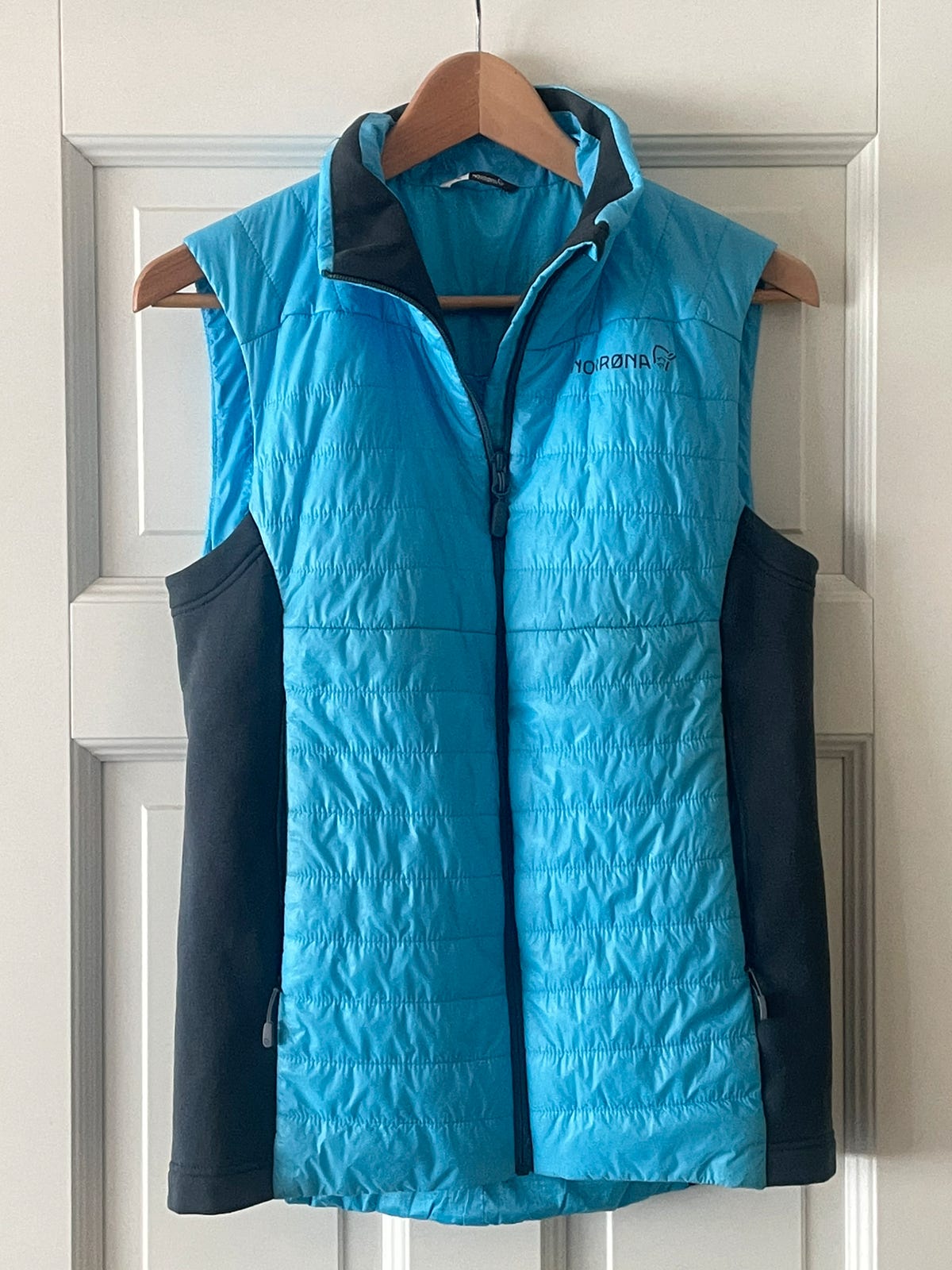 スノーボード NORRNA Falketind primaLoft100 Vest NORRNA Falketind primaLoft100 Vest Norrona Falketind range