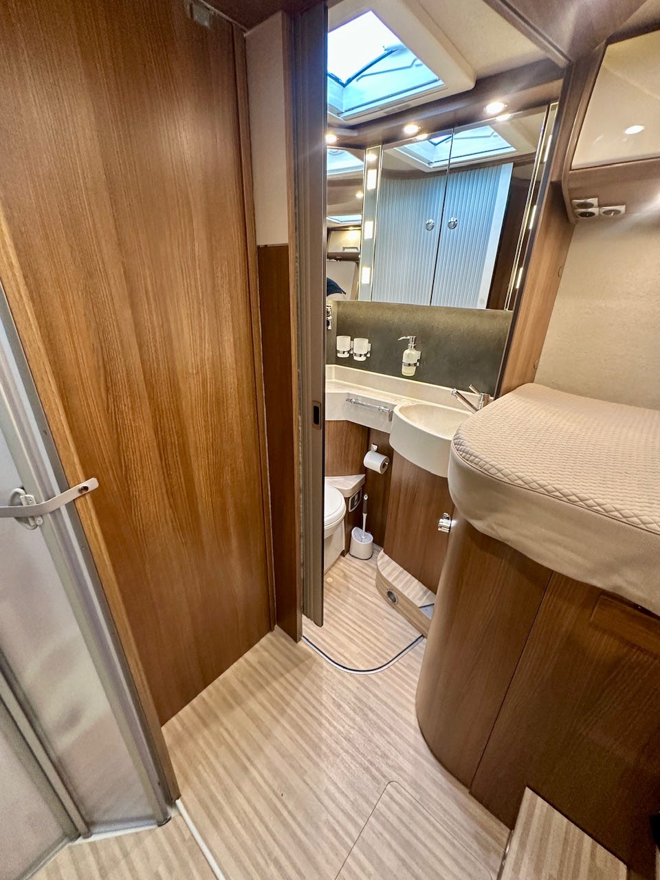 e29f0f6e-f68b-4bc7-9a35-ffb5646ecf38