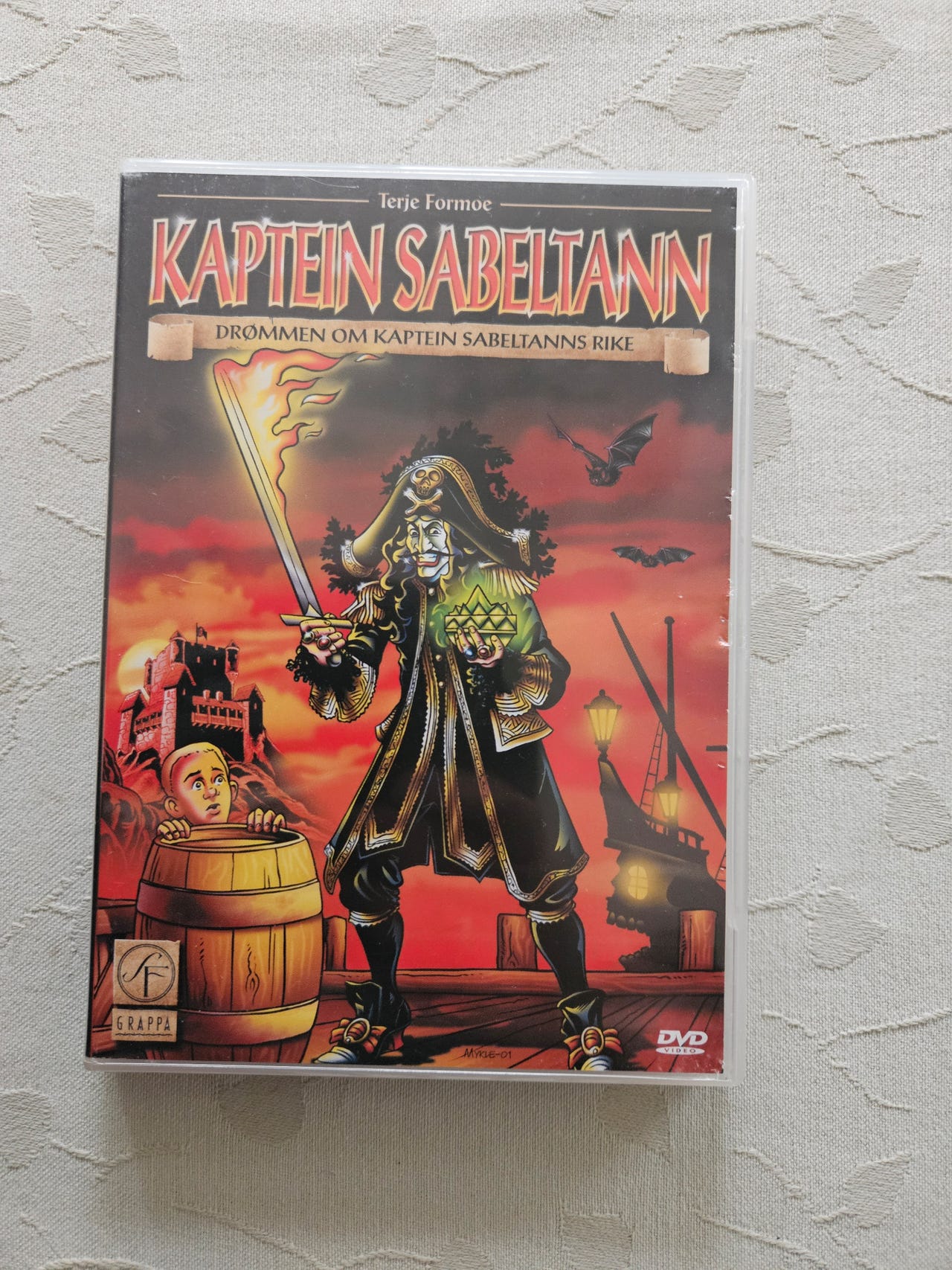 dvd-kaptein-sabeltann-dr-mmen-om-kaptein-sabeltanns-rike-finn-torget