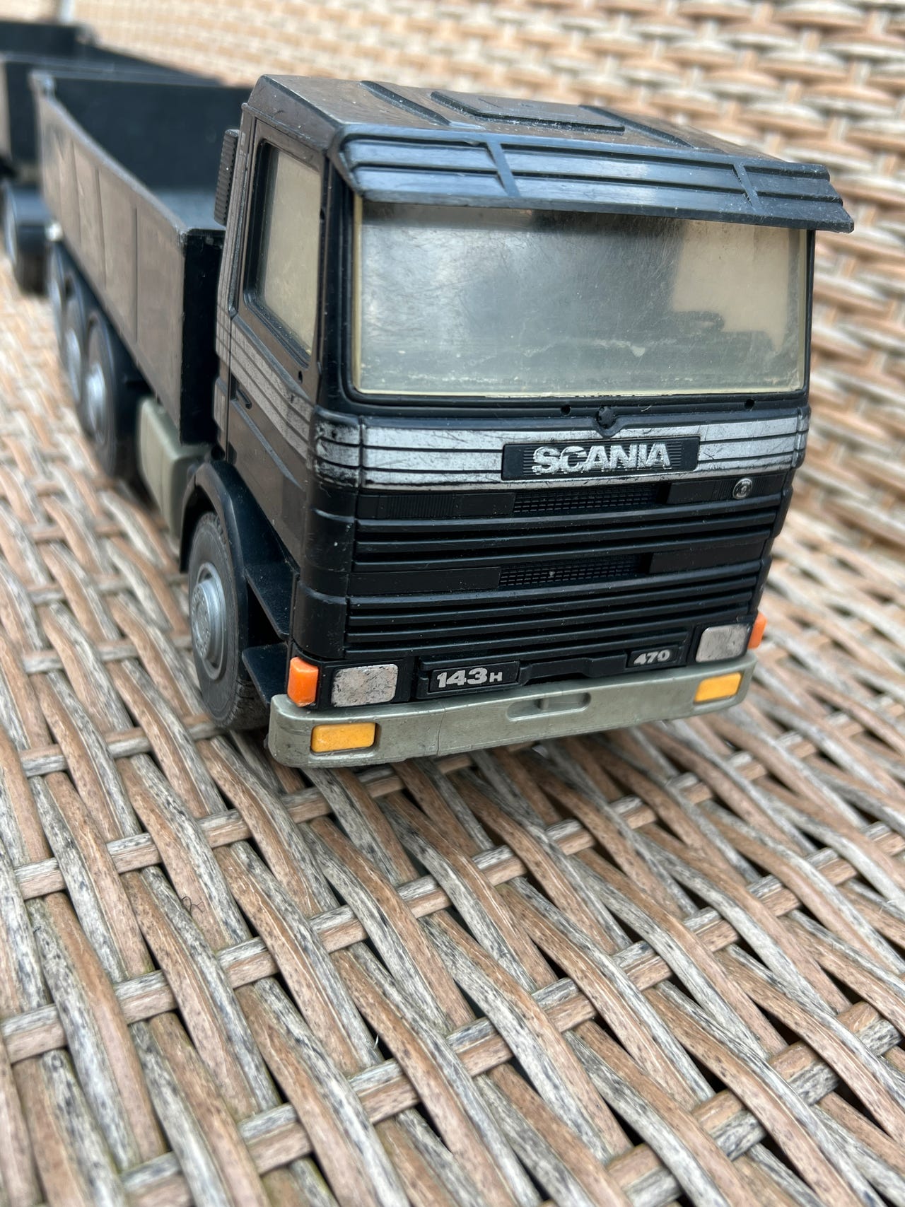 emek-scania-143-470-finn-torget