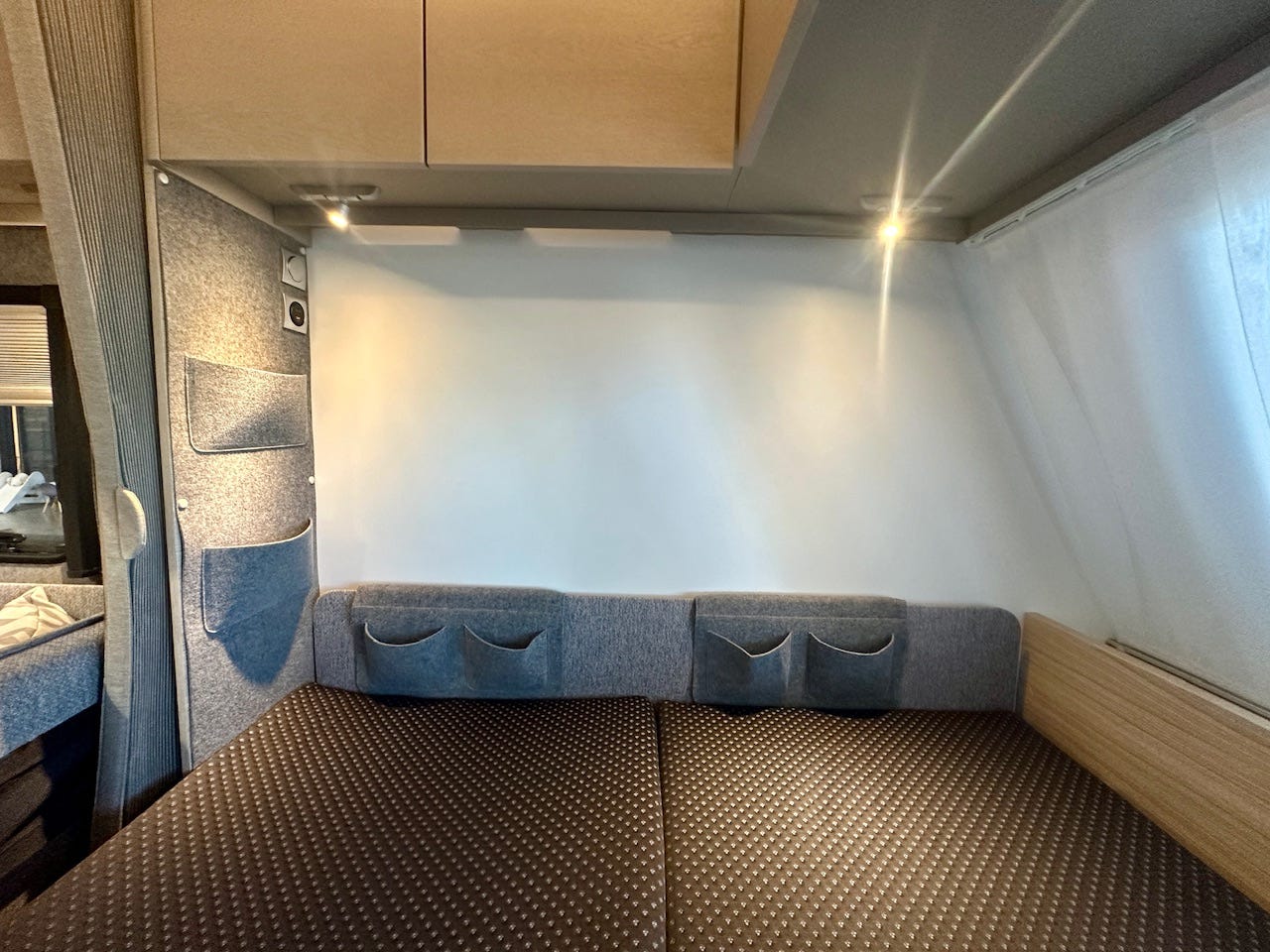 fb09c064-35ed-45aa-b535-b02390799e4c