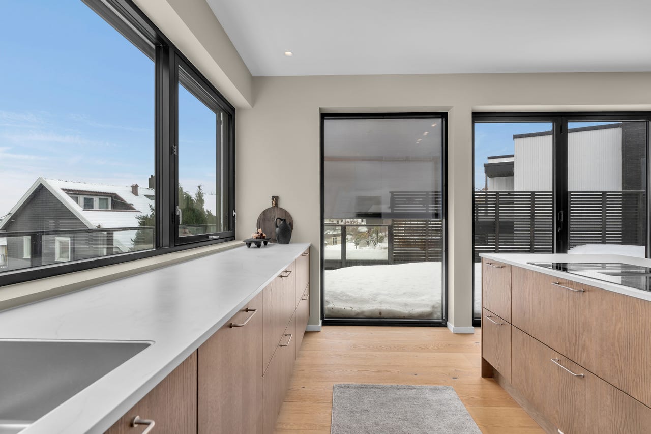 Image #11 Bertes/Lund I Toppetasje med stor solrik takterrasse I Utestue I Utsikt I Direkte heisadkomst I P-plass i kjeller