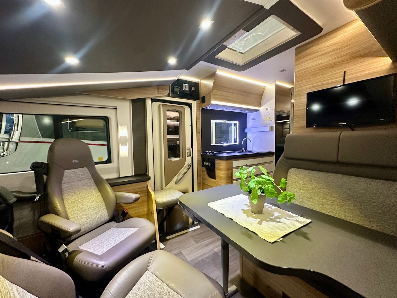 f7fc593c-1f29-482c-89f5-2881bd73e490