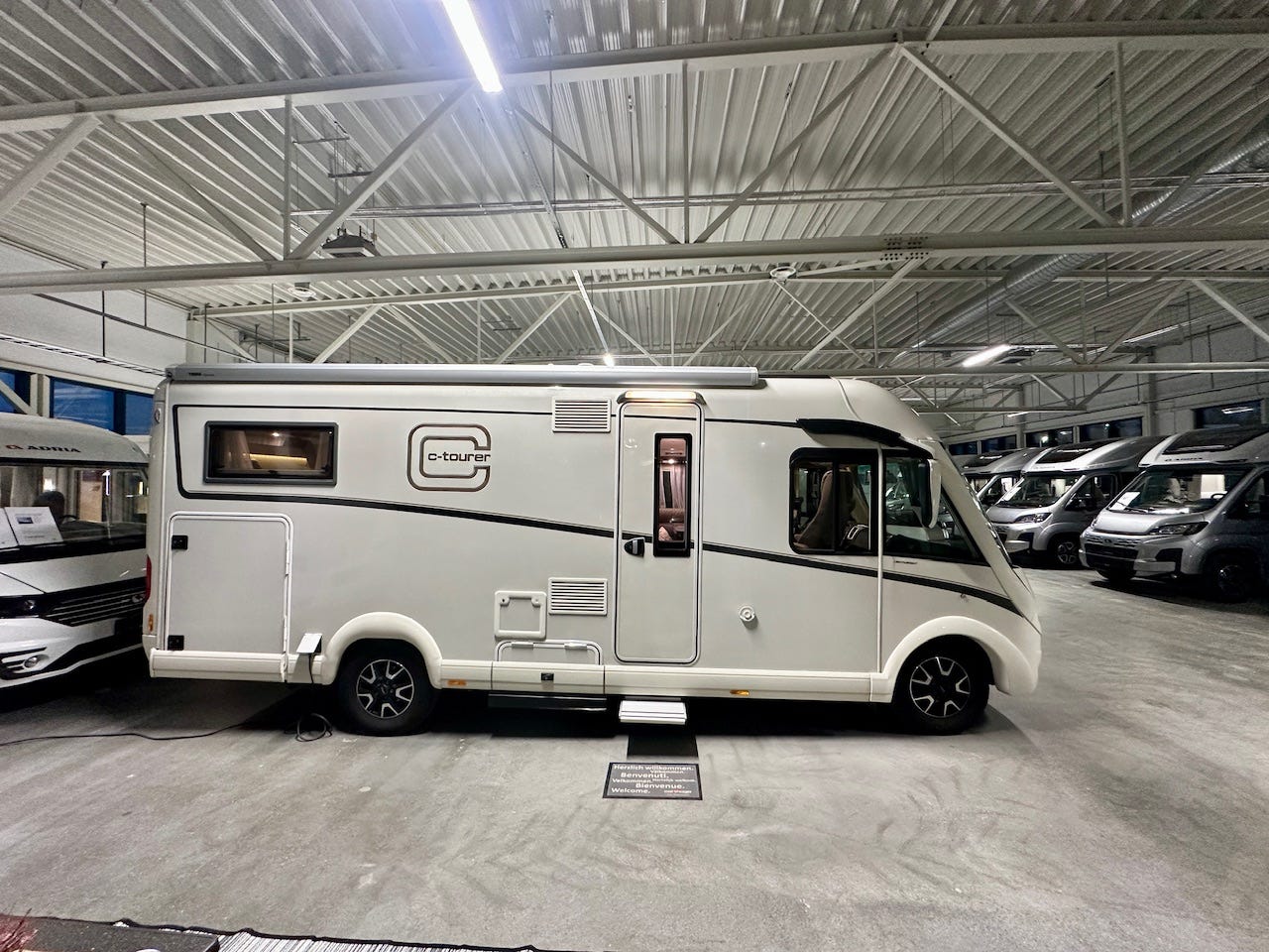 4d53282c-9d76-49a8-b682-dc328579cc7e